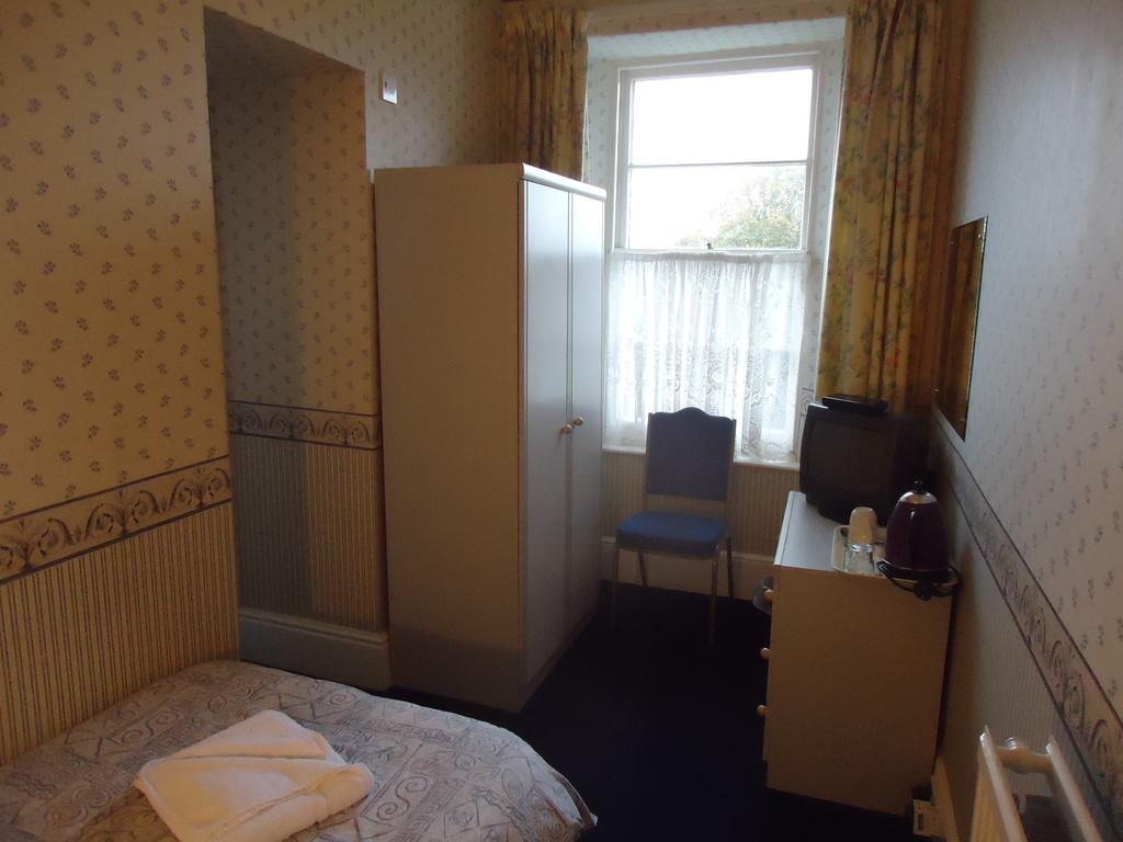 Abbey Court Hotel Torquay Oda fotoğraf