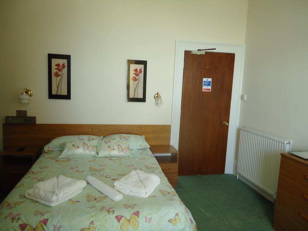 Abbey Court Hotel Torquay Oda fotoğraf